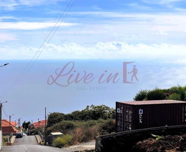 Terreno para Venda em Estreito da Calheta Foto 1