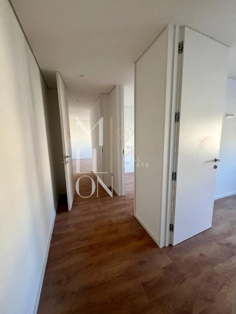 Apartamento T2 para Venda em Cedofeita, Santo Ildefonso, Sé, Miragaia, São Nicolau e Vitória Foto 9