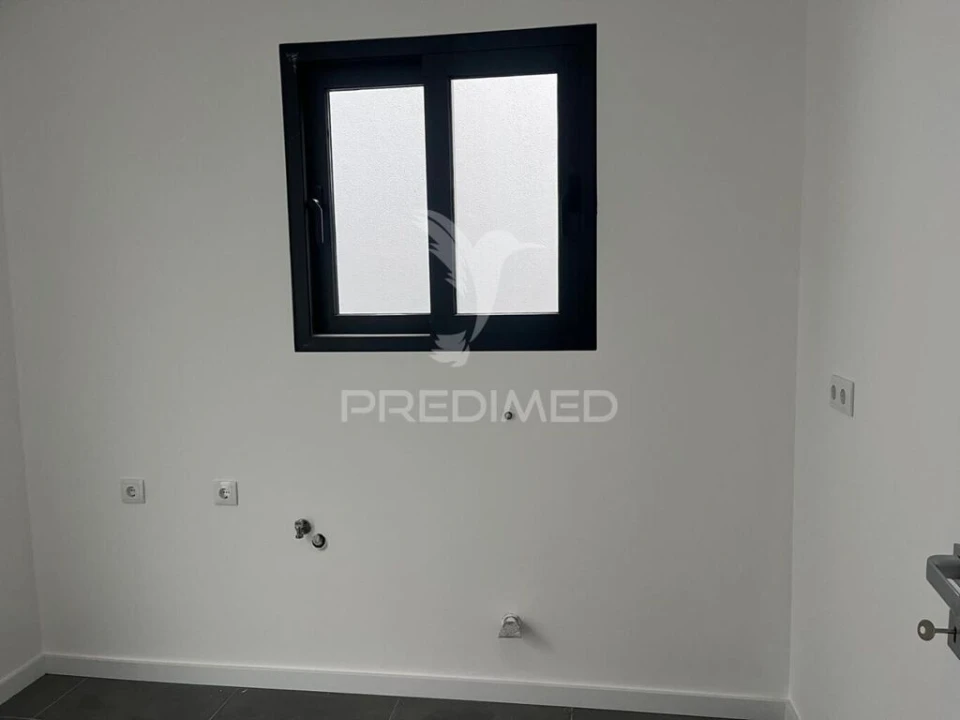 Moradia T3 para Venda em Santo Antonio Foto 3