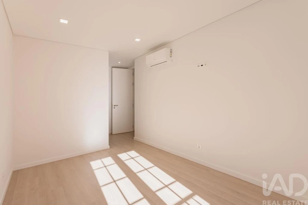 Apartamento T2 para Venda em Alfragide Foto 19