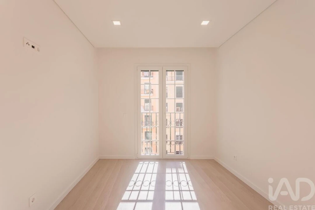 Apartamento T2 para Venda em Alfragide Foto 13