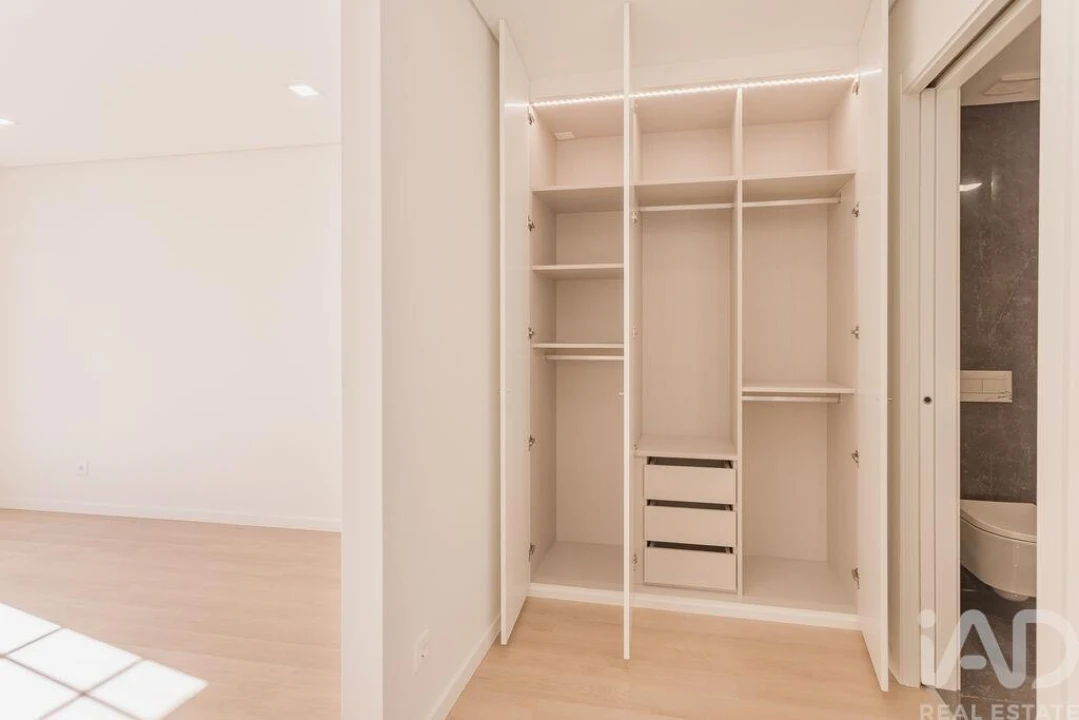 Apartamento T2 para Venda em Alfragide Foto 15