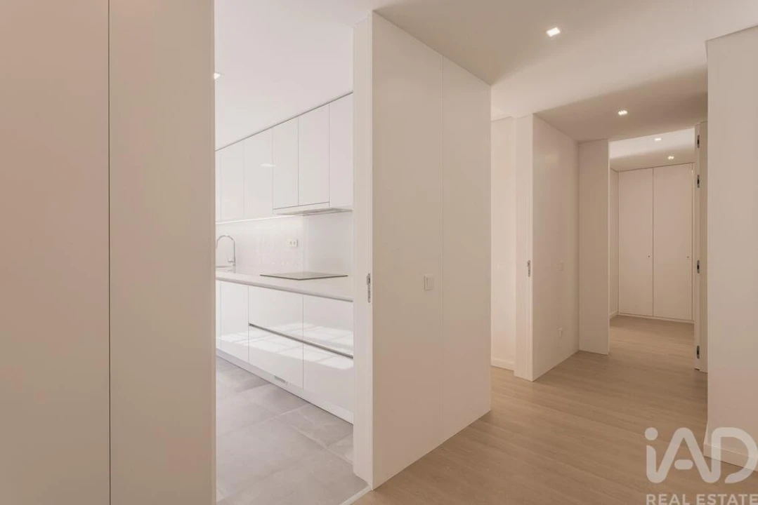 Apartamento T2 para Venda em Alfragide Foto 5