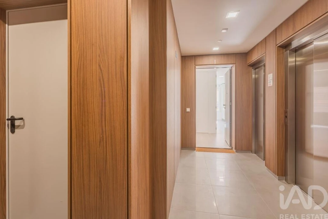 Apartamento T2 para Venda em Alfragide Foto 24