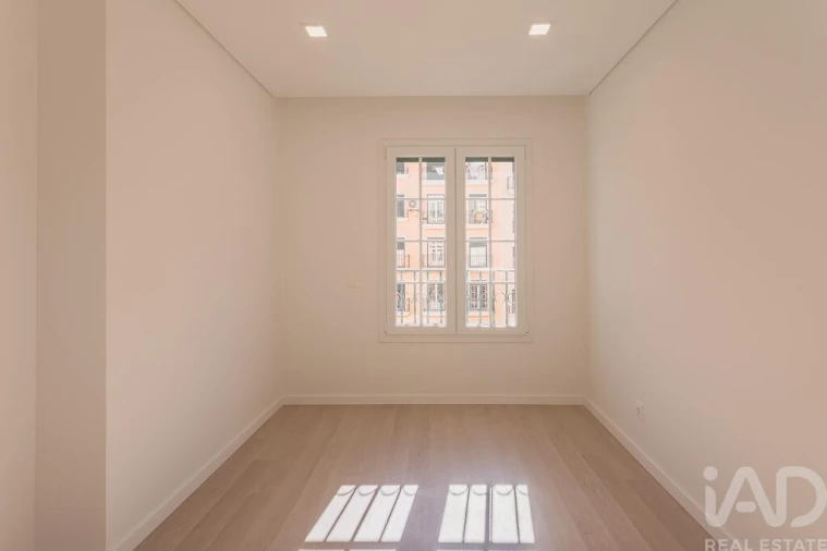 Apartamento T2 para Venda em Alfragide Foto 12