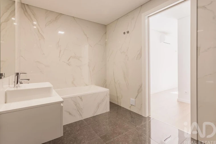 Apartamento T2 para Venda em Alfragide Foto 7