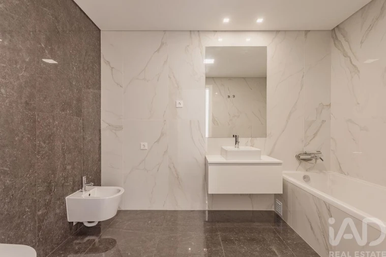 Apartamento T2 para Venda em Alfragide Foto 9