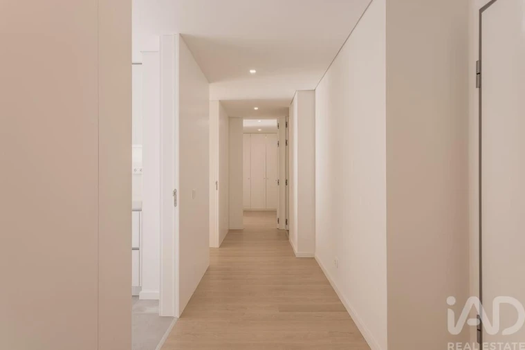 Apartamento T2 para Venda em Alfragide Foto 18