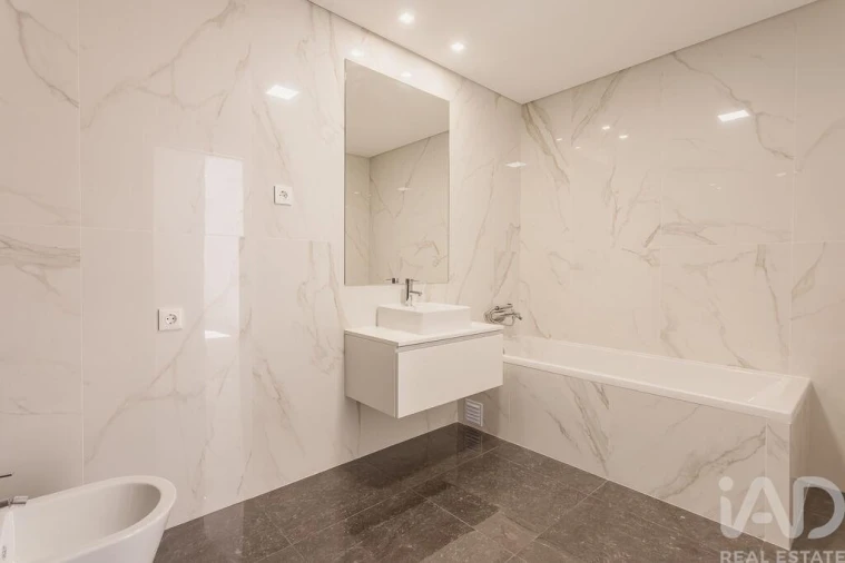 Apartamento T2 para Venda em Alfragide Foto 6