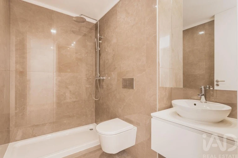 Apartamento T2 para Venda em Alfragide Foto 10