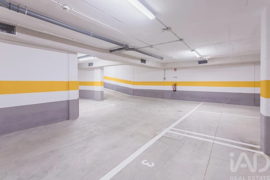 Apartamento T2 para Venda em Alfragide Foto 26