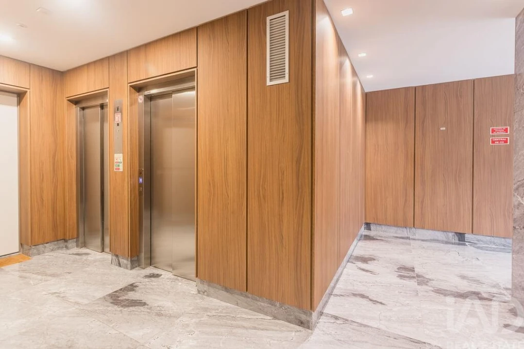 Apartamento T2 para Venda em Alfragide Foto 25