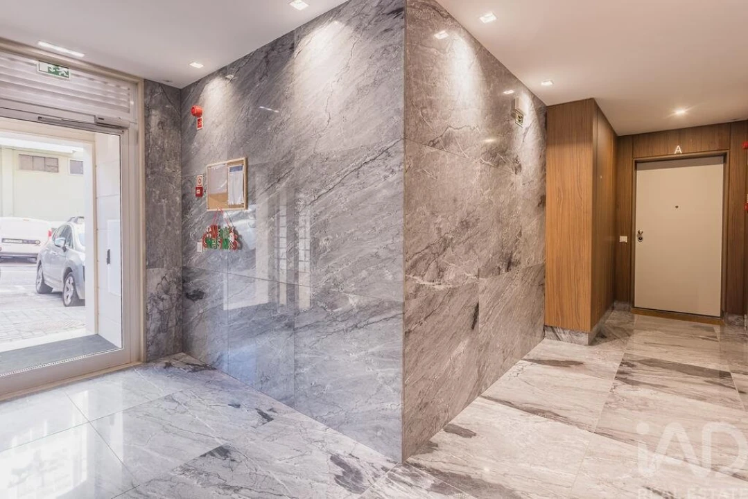 Apartamento T2 para Venda em Alfragide Foto 22