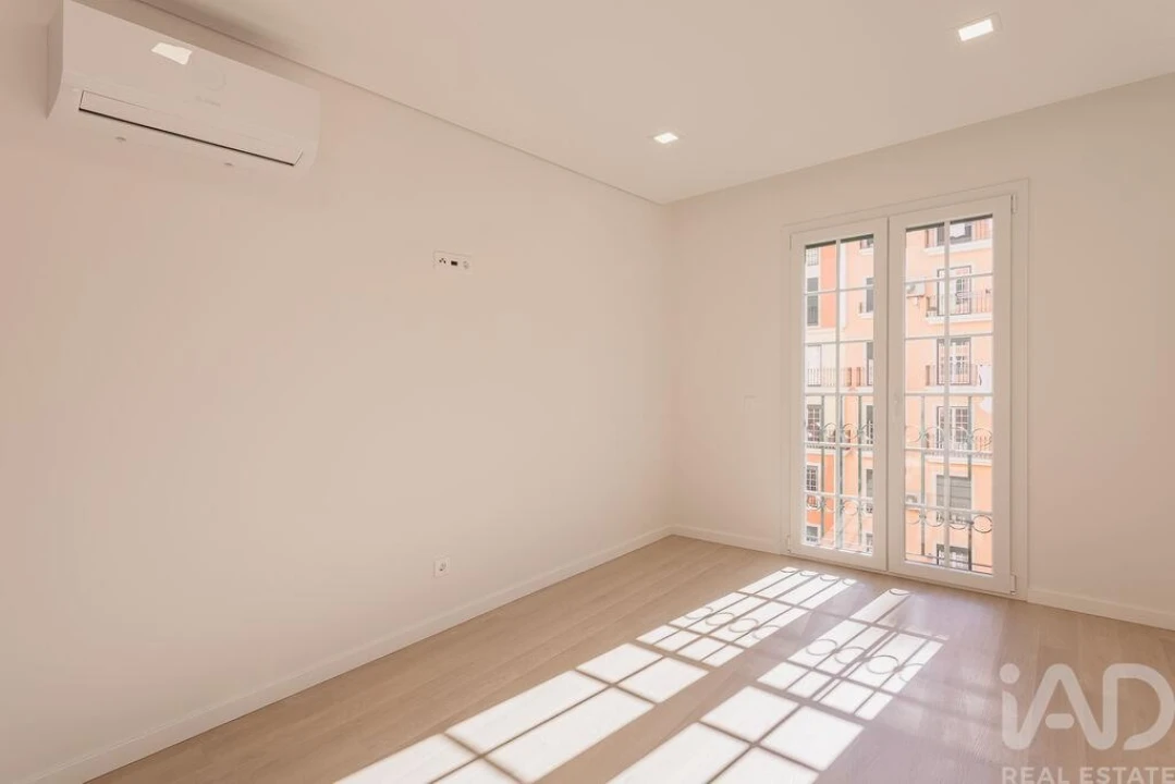 Apartamento T2 para Venda em Alfragide Foto 14