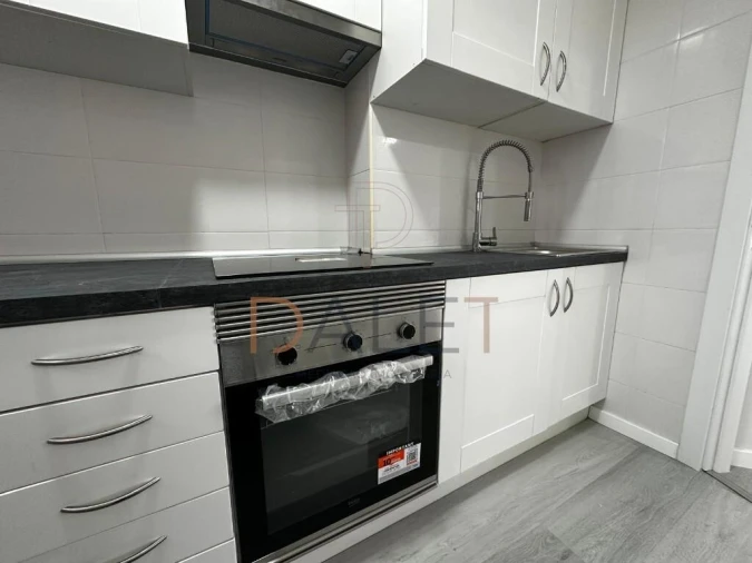 Apartamento T2 para Venda em Pontinha e Famões Foto 3