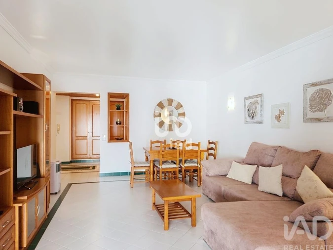 Apartamento T1 para Venda em Guia Foto 24