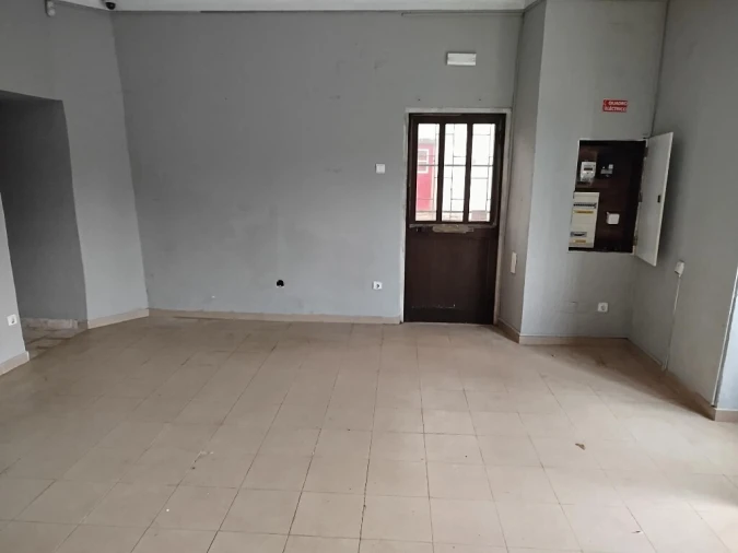 Loja para Arrendamento em Santa Maria e São Miguel, São Martinho, São Pedro Penaferrim Foto 2