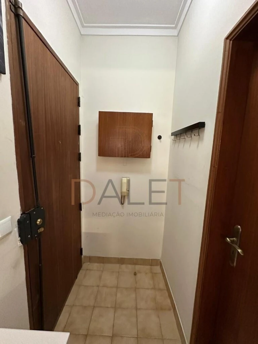 Apartamento T1 para Venda em Charneca de Caparica e Sobreda Foto 48