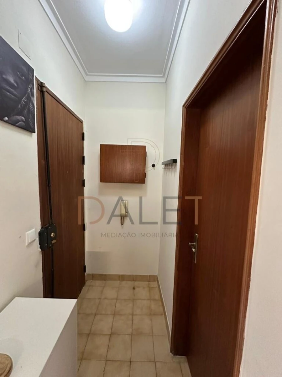 Apartamento T1 para Venda em Charneca de Caparica e Sobreda Foto 47