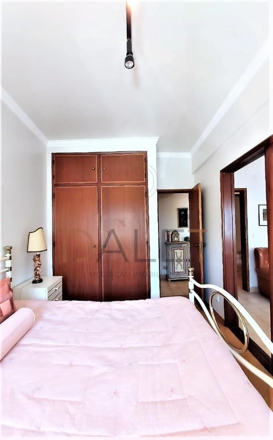 Apartamento T1 para Venda em Charneca de Caparica e Sobreda Foto 28