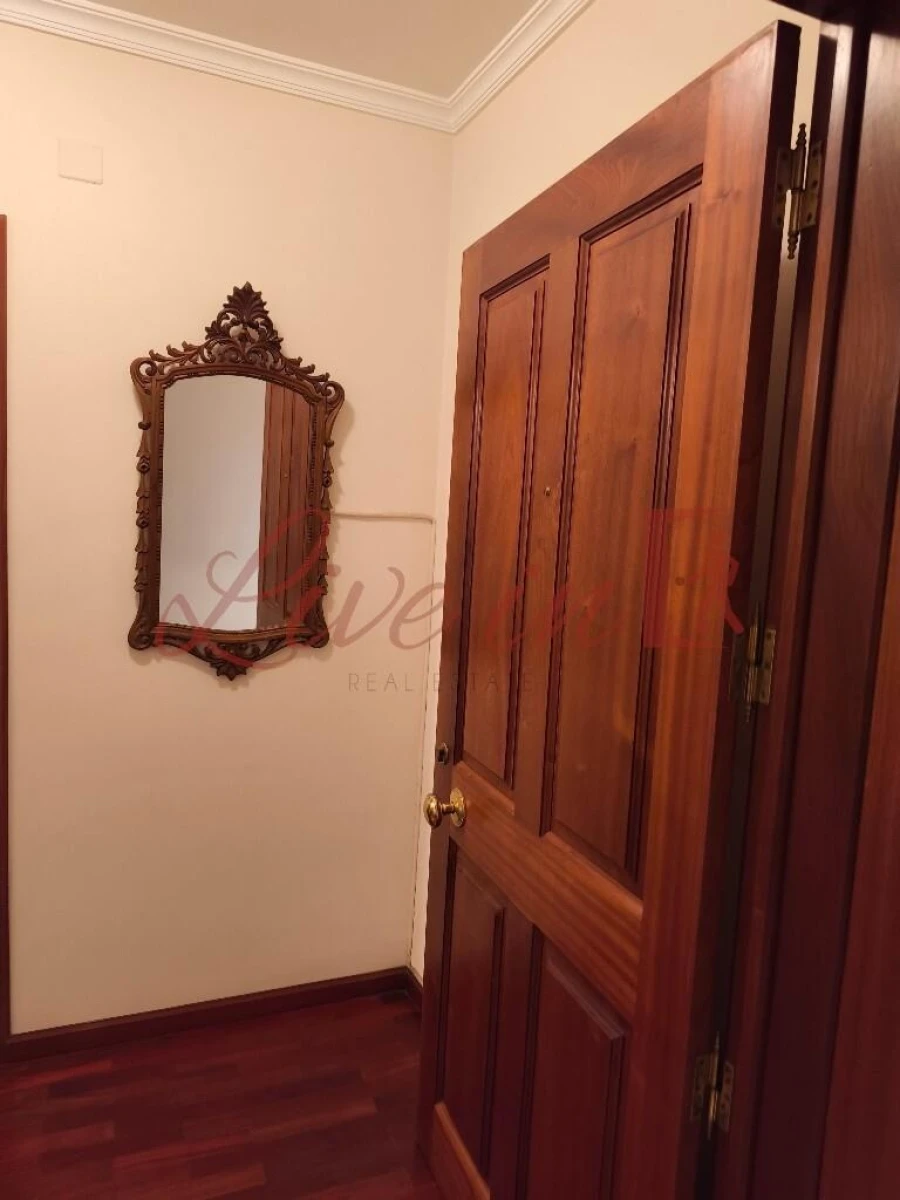 Apartamento T1 para Venda em São Martinho Foto 4