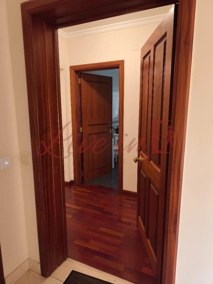 Apartamento T1 para Venda em São Martinho Foto 3