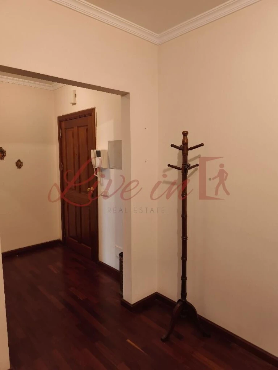 Apartamento T1 para Venda em São Martinho Foto 6