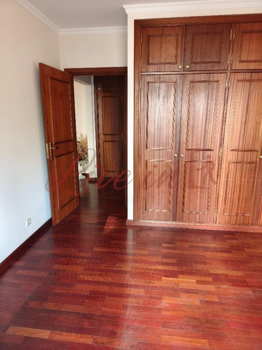 Apartamento T1 para Venda em São Martinho Foto 26