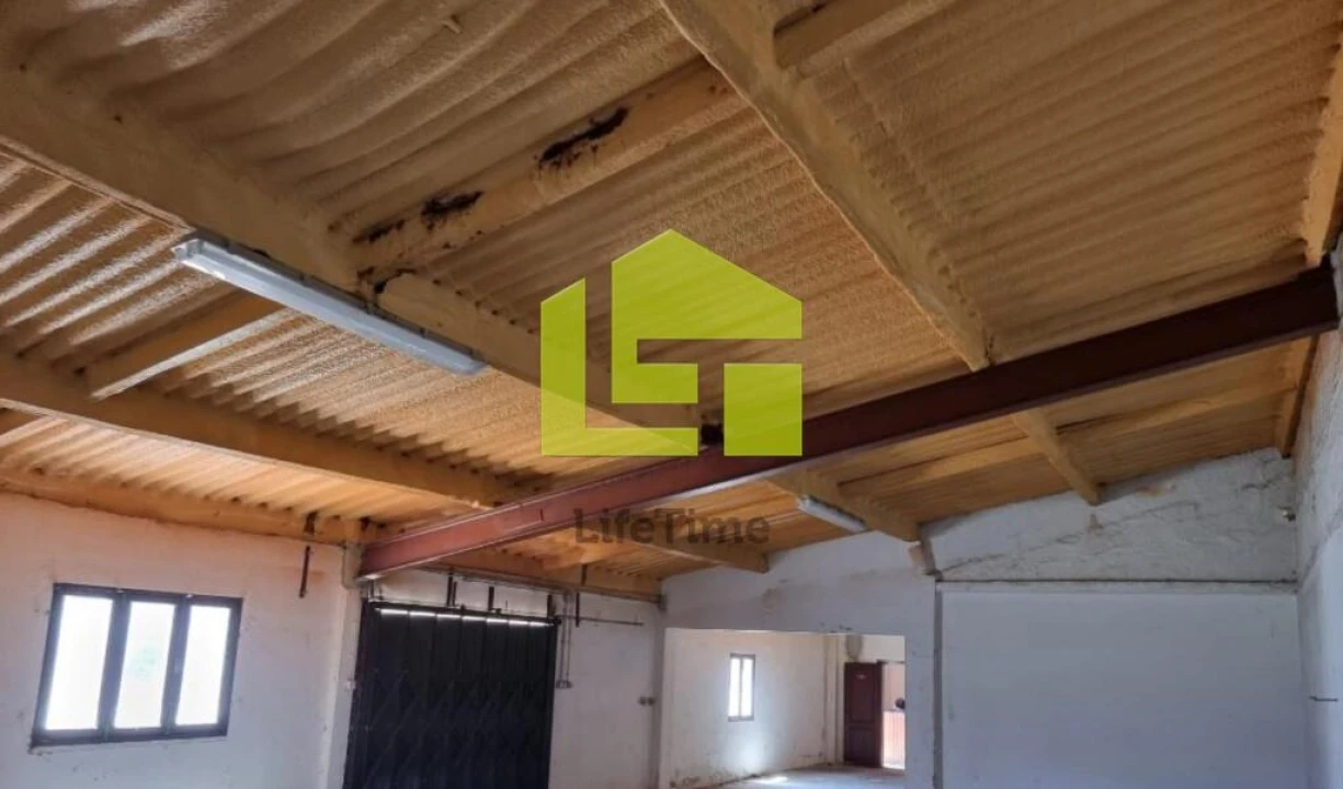 Armazém para Venda em Vilarinho do Bairro Foto 1