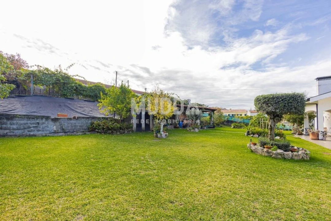 Moradia T4 para Venda em Escapães Foto 33