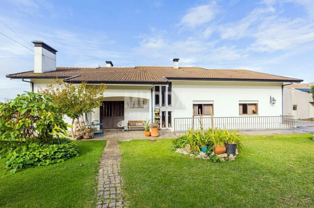 Moradia T4 para Venda em Escapães Foto 35