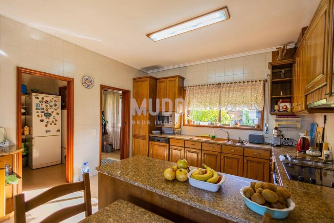 Moradia T4 para Venda em Escapães Foto 5