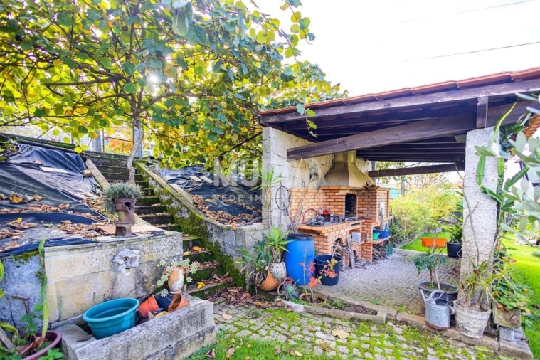 Moradia T4 para Venda em Escapães Foto 38