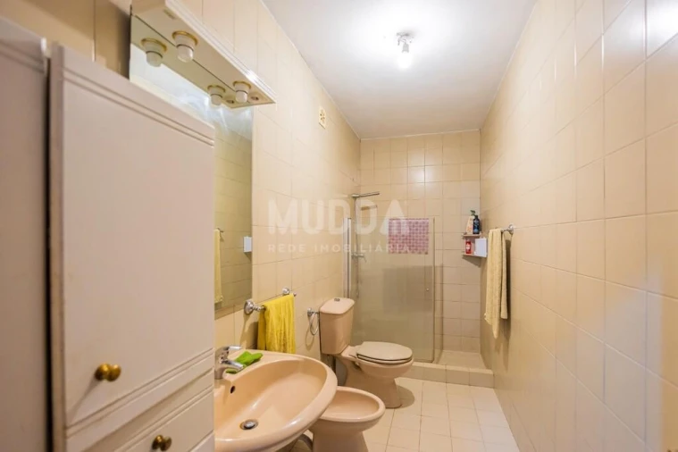 Moradia T4 para Venda em Escapães Foto 15