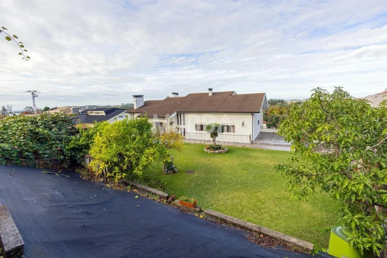 Moradia T4 para Venda em Escapães Foto 46