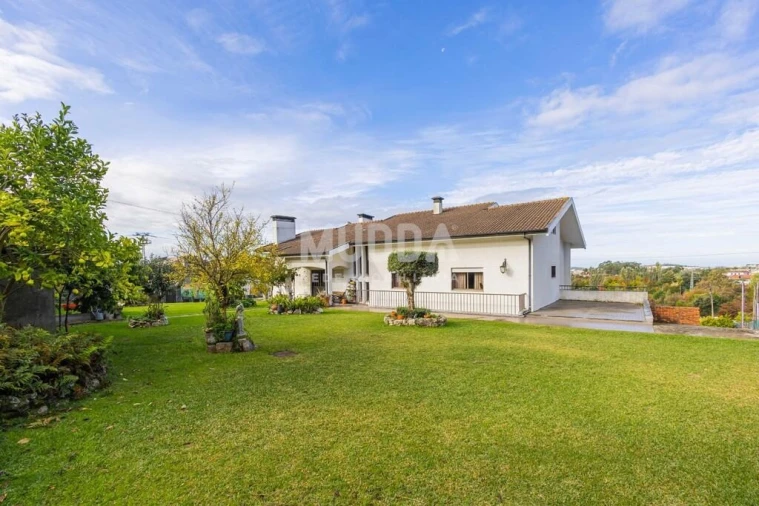 Moradia T4 para Venda em Escapães Foto 45