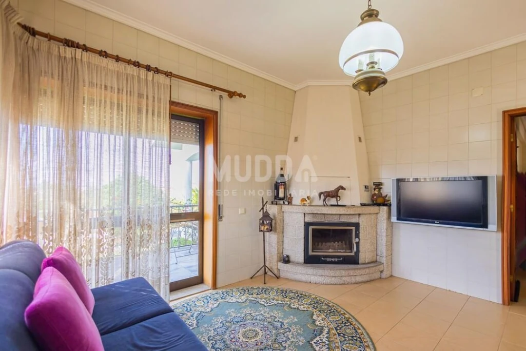 Moradia T4 para Venda em Escapães Foto 7