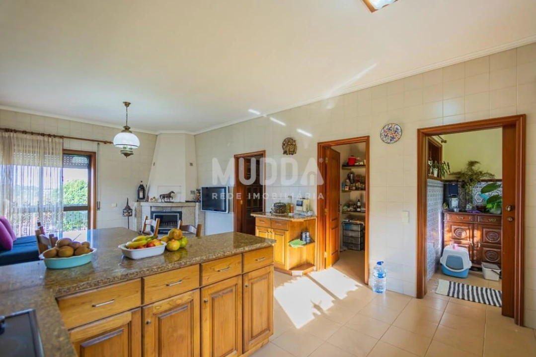 Moradia T4 para Venda em Escapães Foto 3