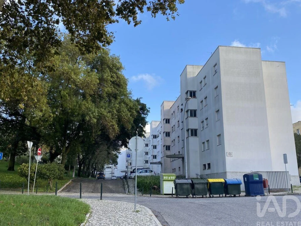 Apartamento T3 para Venda em Carnide Foto 4