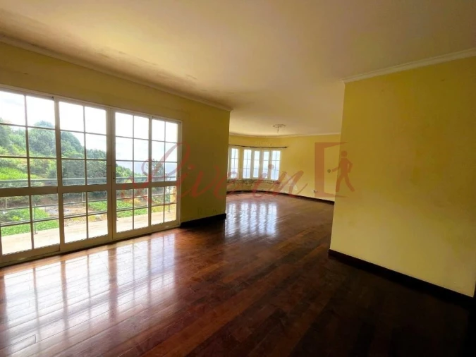 Moradia T3 para Venda em Canhas Foto 8