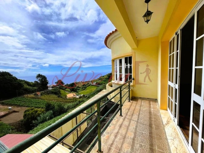 Moradia T3 para Venda em Canhas Foto 1