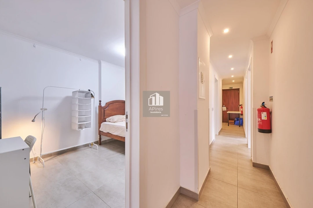 Moradia T7 para Venda em Costa da Caparica Foto 16