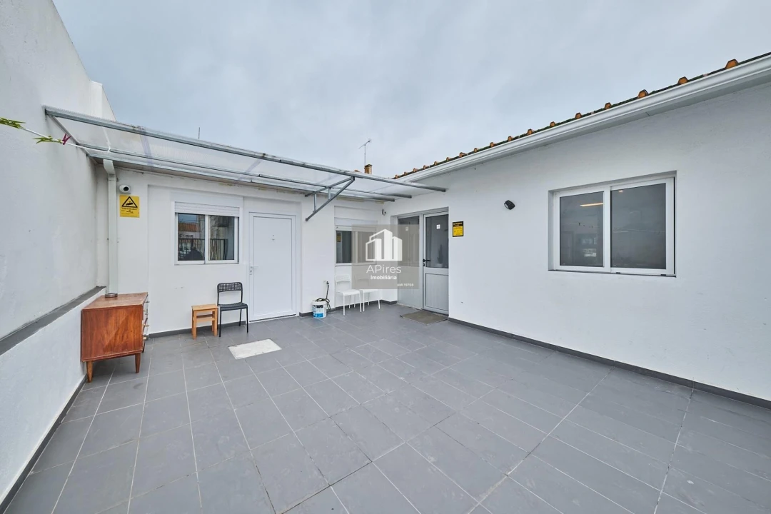 Moradia T7 para Venda em Costa da Caparica Foto 2