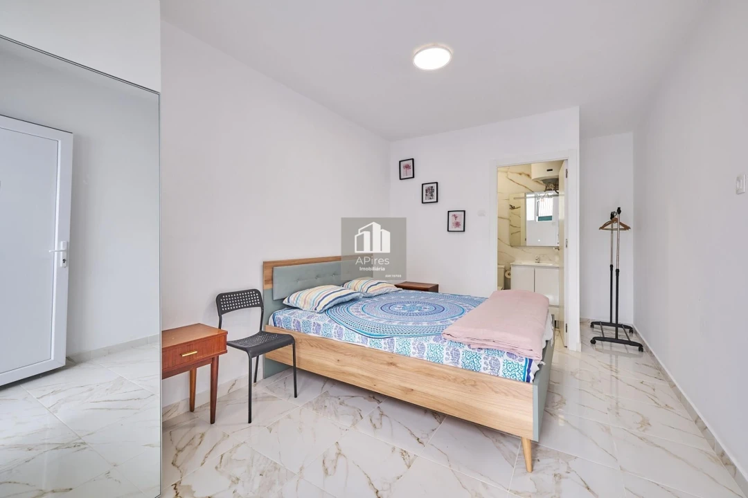 Moradia T7 para Venda em Costa da Caparica Foto 4