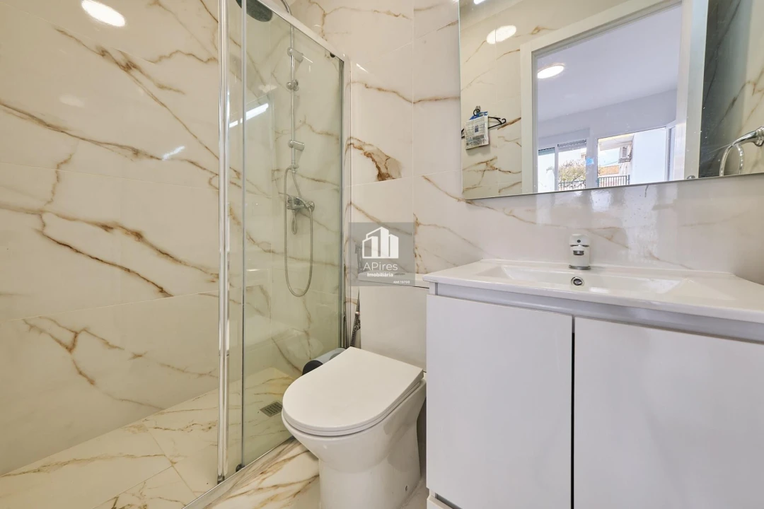 Moradia T7 para Venda em Costa da Caparica Foto 6