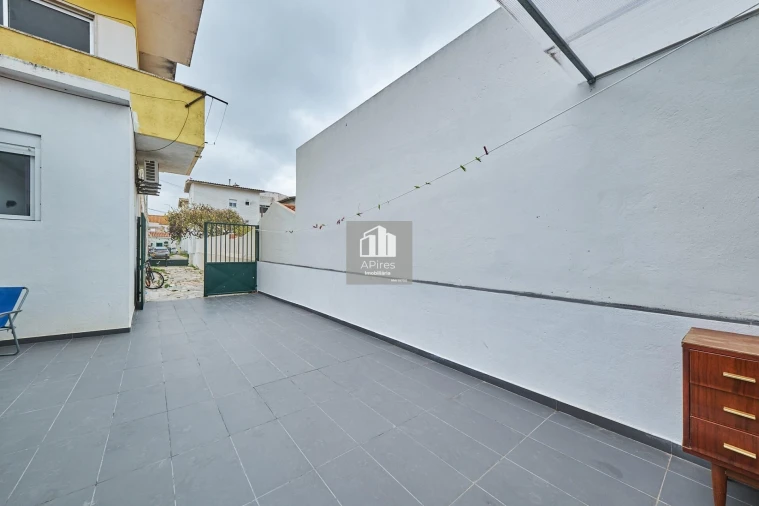 Moradia T7 para Venda em Costa da Caparica Foto 3