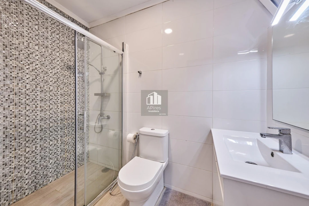 Moradia T7 para Venda em Costa da Caparica Foto 13