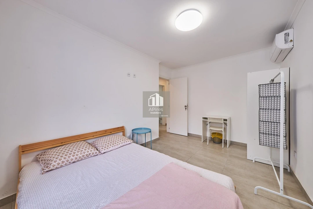 Moradia T7 para Venda em Costa da Caparica Foto 20