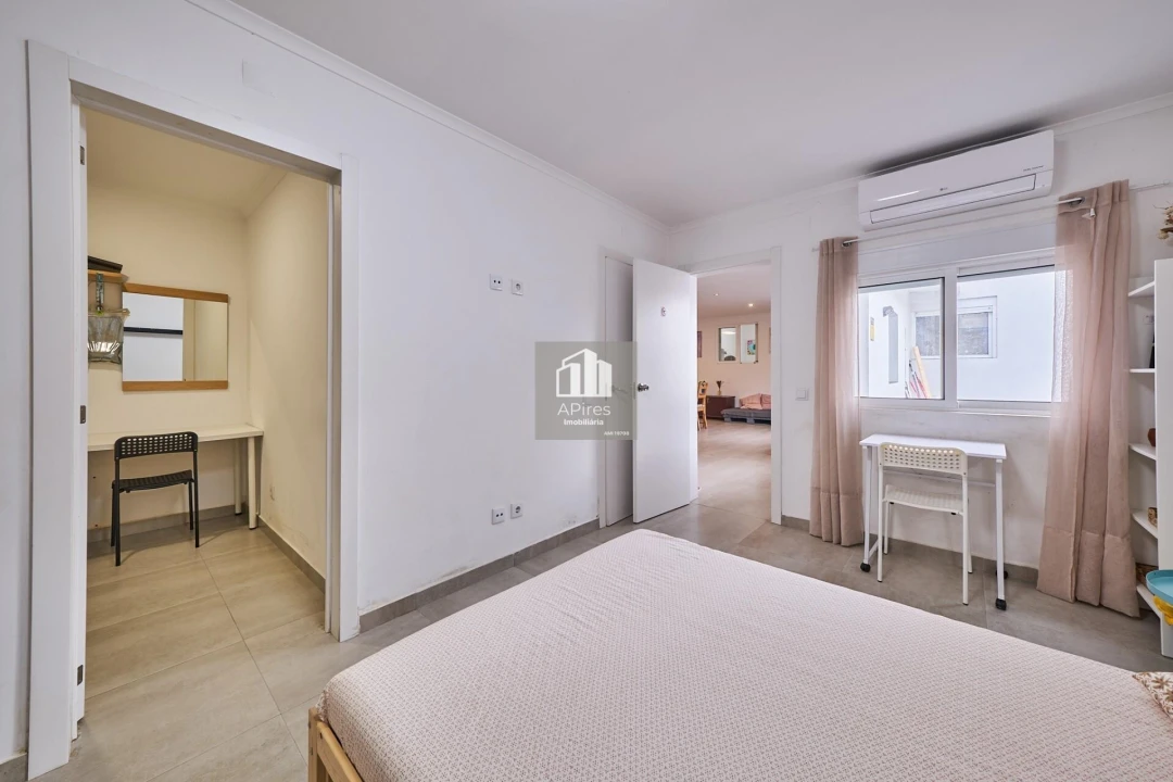 Moradia T7 para Venda em Costa da Caparica Foto 11