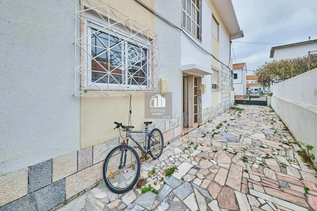 Moradia T7 para Venda em Costa da Caparica Foto 29